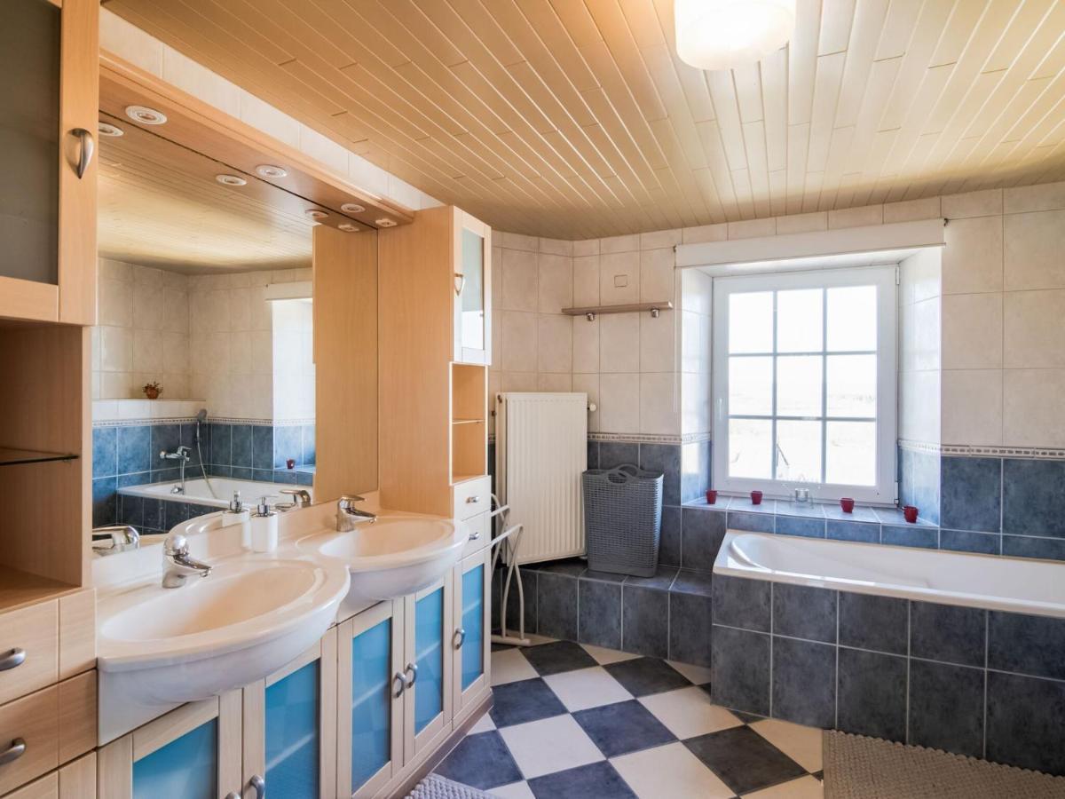 Pretty Farmhouse In Houffalize With Courtyard المظهر الخارجي الصورة