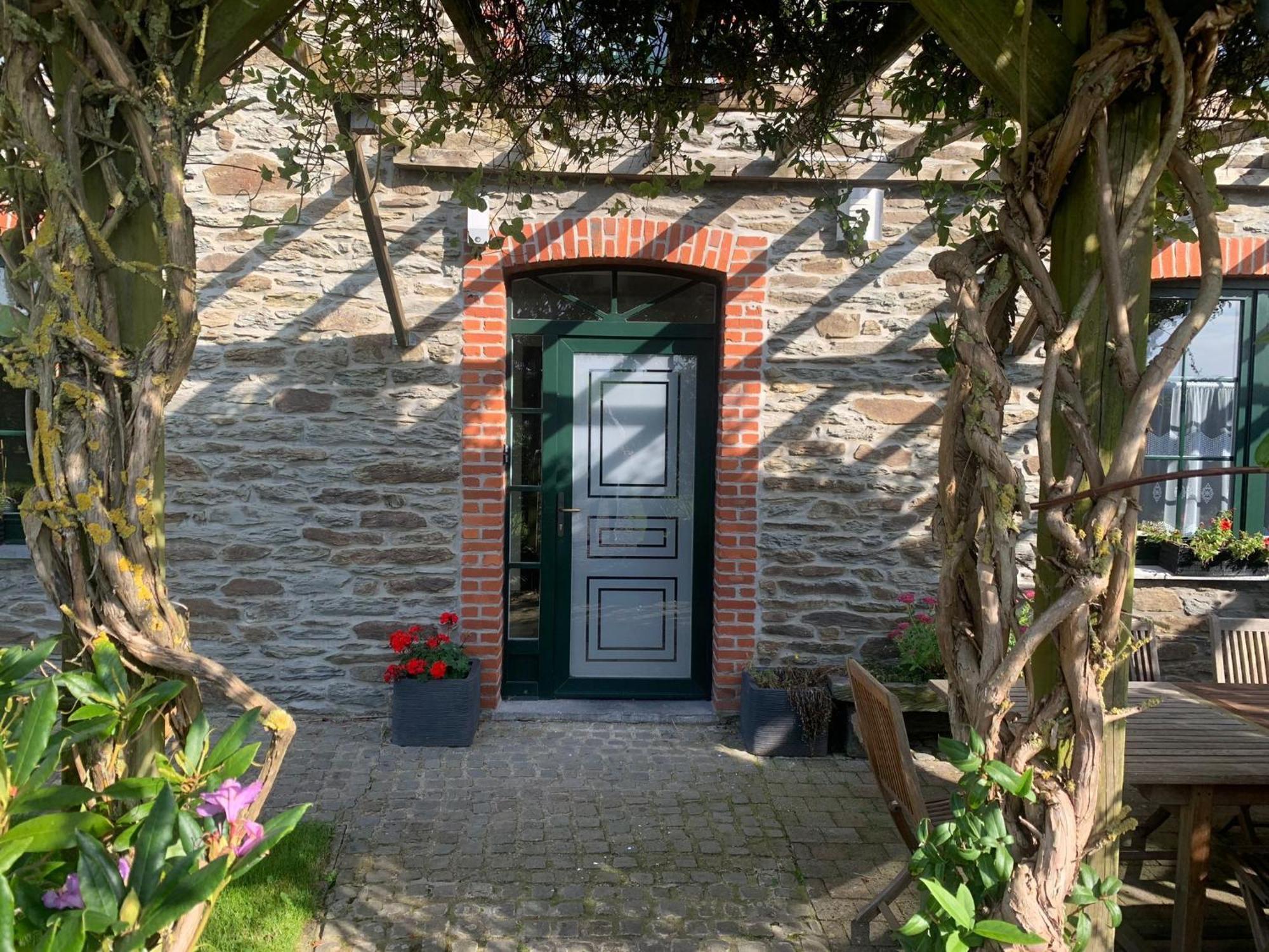 Pretty Farmhouse In Houffalize With Courtyard المظهر الخارجي الصورة